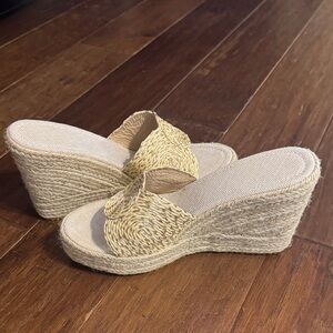 NWOT Women's Woven Wedge Sandals